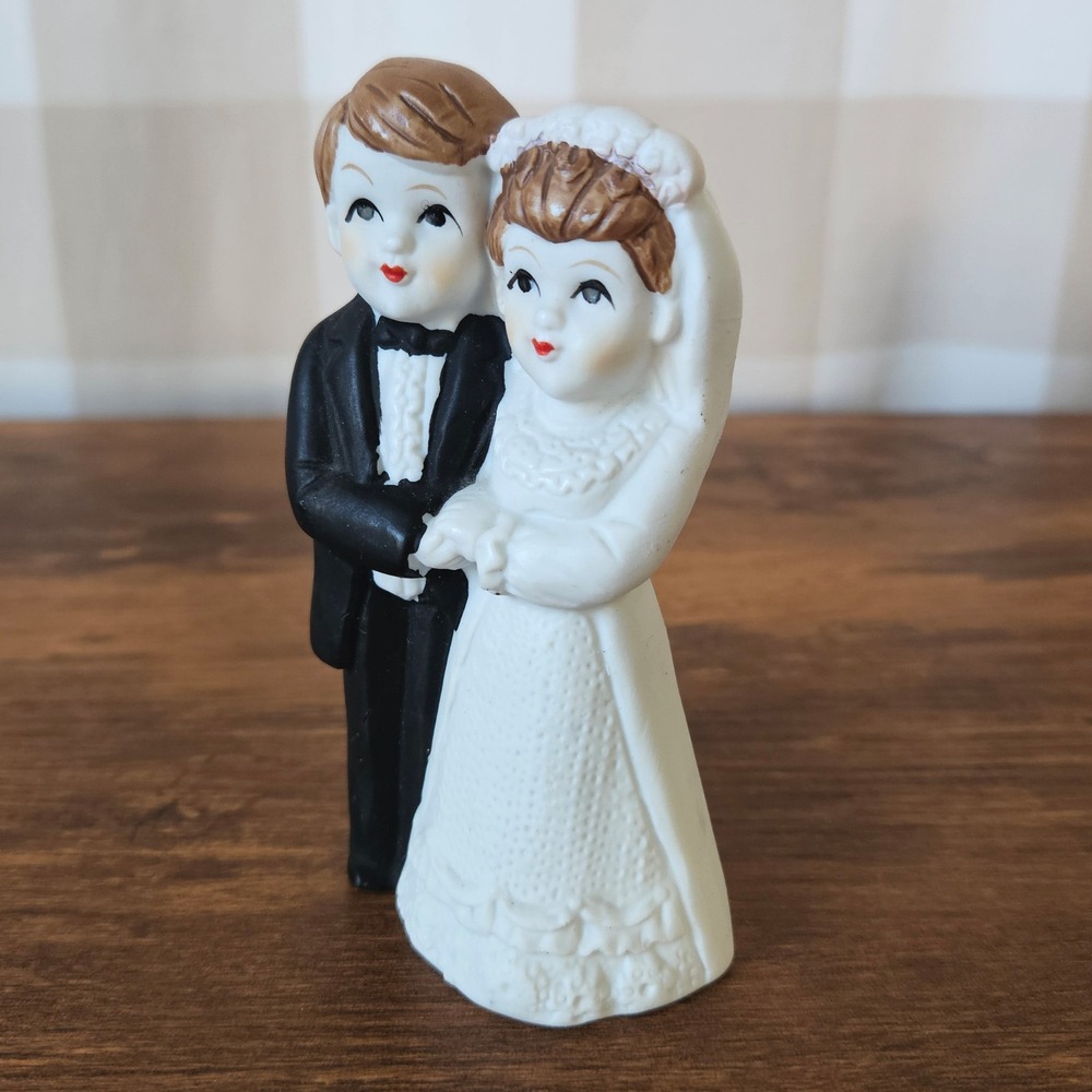 Vtg 60s 70s Big Eye Porcelain Ceramic Bride Groom Wedding Cake Topper Figurine